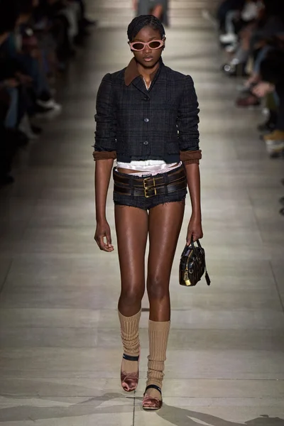 Look 25
